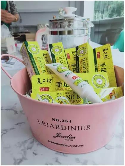 岳靈生發網紅店夏工坊出品的護手霜